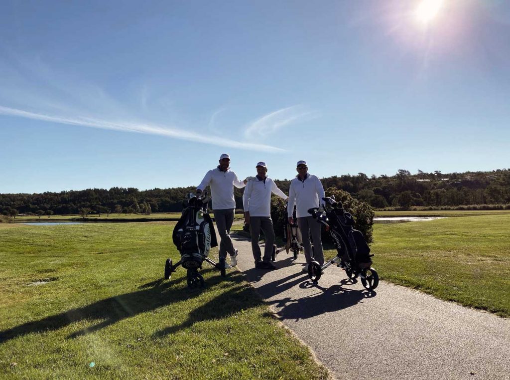 Företag golfar tillsammans på TanumStrand Fjällbacka Open på Fjällbacka Golfklubb på Västkusten